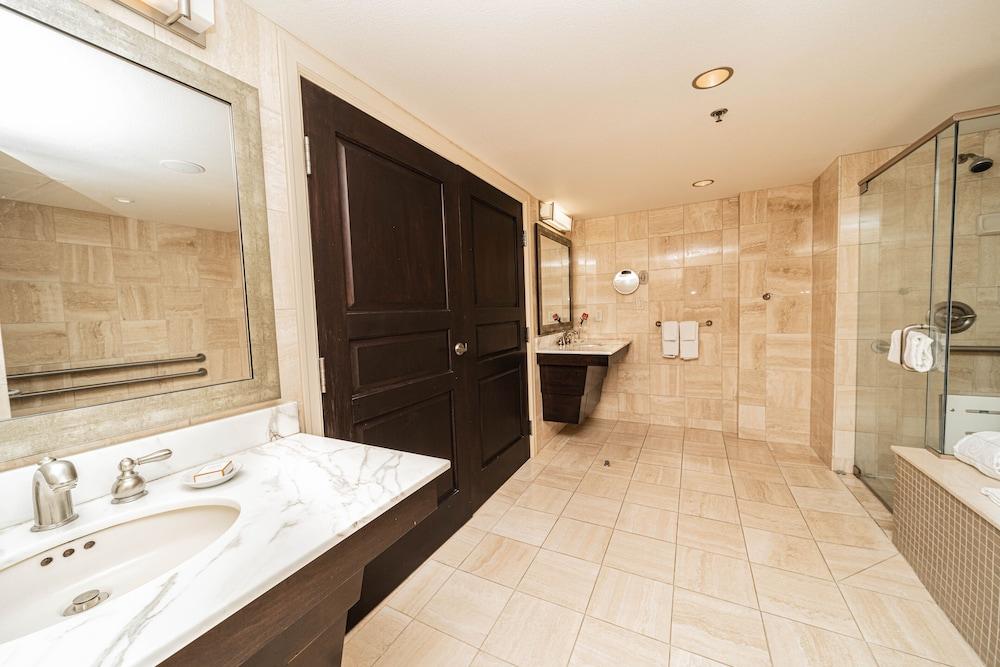 Reno Suites photo 15