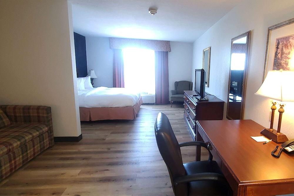 Wingate by Wyndham Youngstown/Austintown photo 12