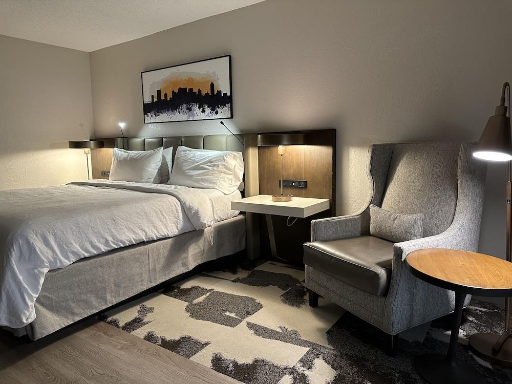 Crowne Plaza Nashville Airport by IHG photo 16