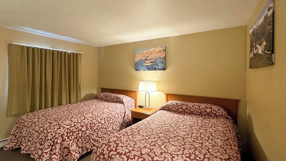 Young's Motel photo 8