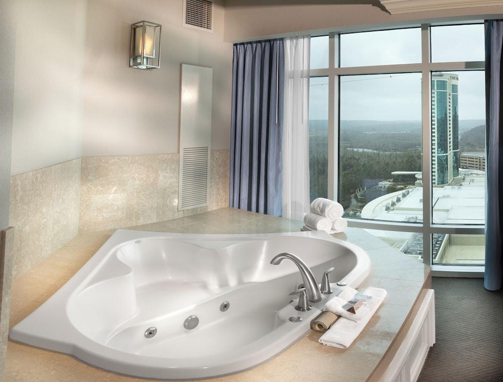 Grand Pequot Tower at Foxwoods photo 25