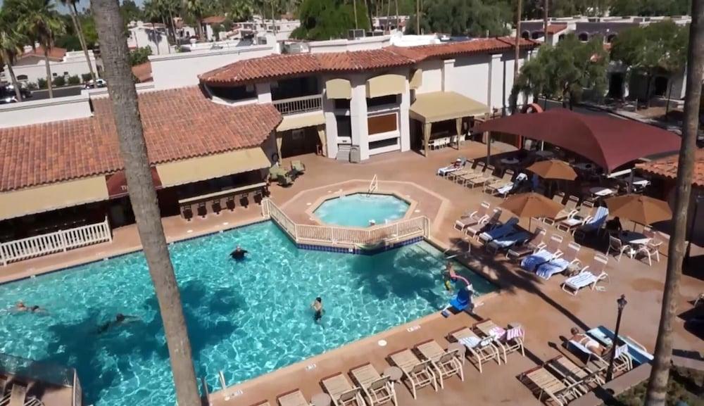 Getaways at Scottsdale Camelback photo 6