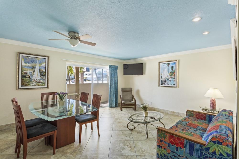 Bay Palms Waterfront Resort - Hotel and Marina photo 25