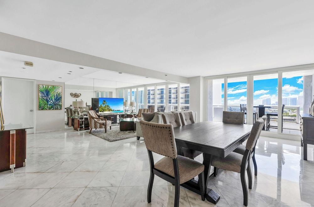 The Grand Biscayne Bay photo 49