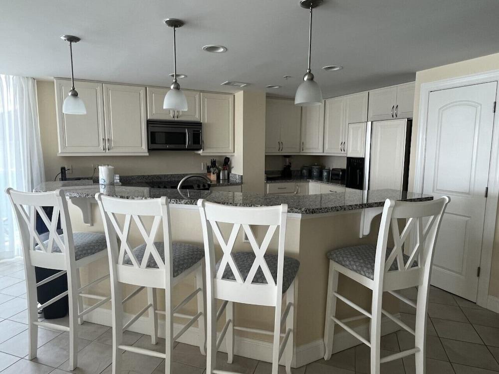 Miramar Condominiums photo 6