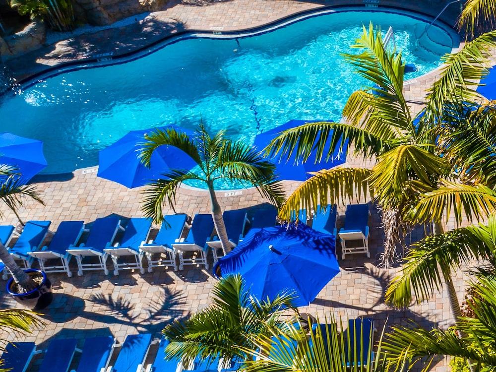 Coconut Cove All-Suite Hotel photo 4