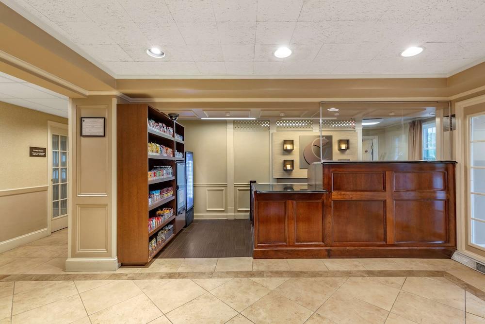 Comfort Inn Foxboro – Mansfield photo 2