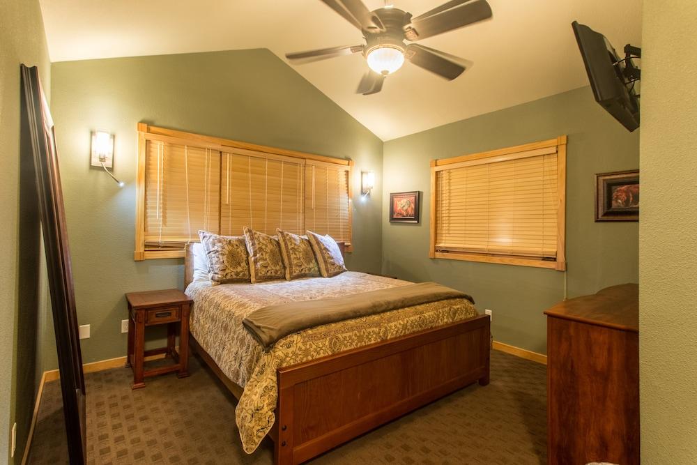 Marys Lake Lodge Mountain Resort and Condos photo 26