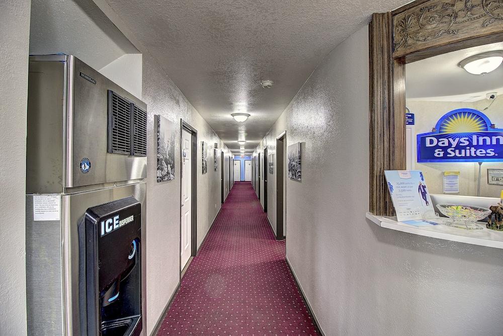 Days Inn by Wyndham Lolo / Missoula Area photo 2