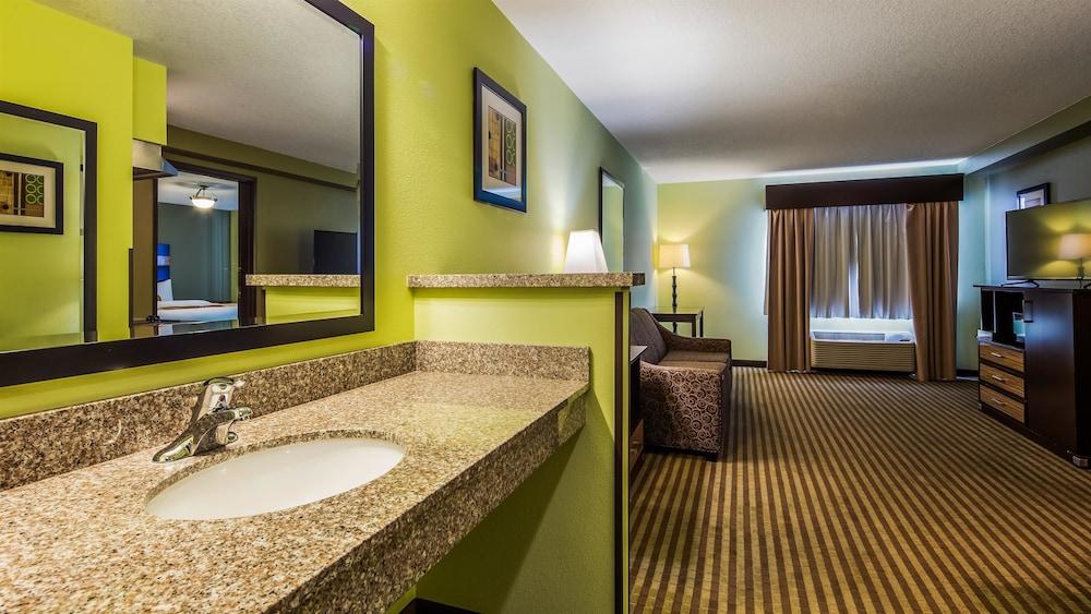 Best Western Rama Inn photo 23