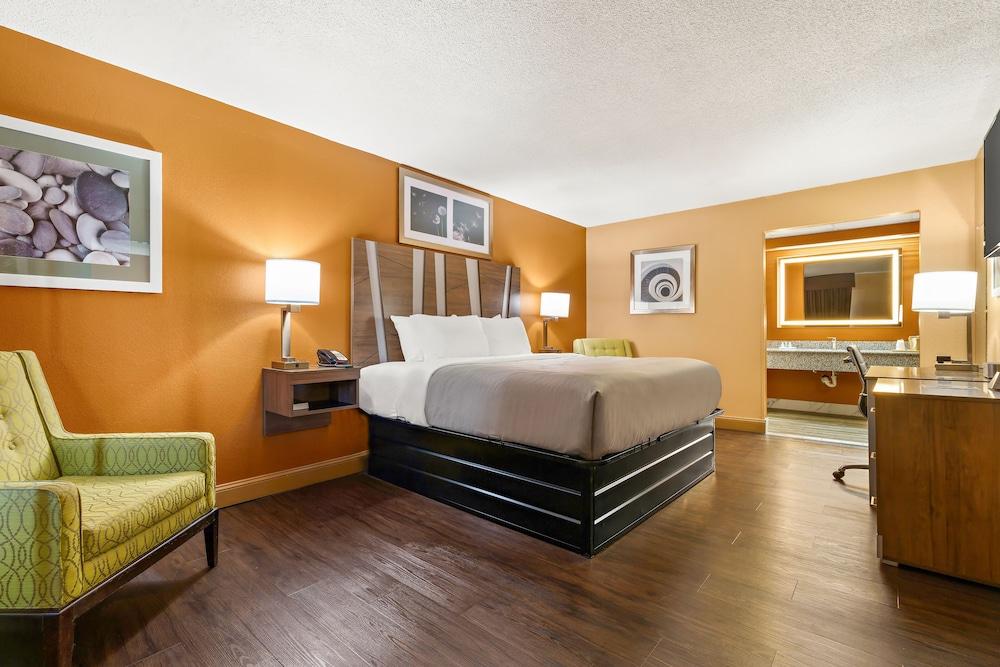 Quality Inn & Suites Corinth West photo 46