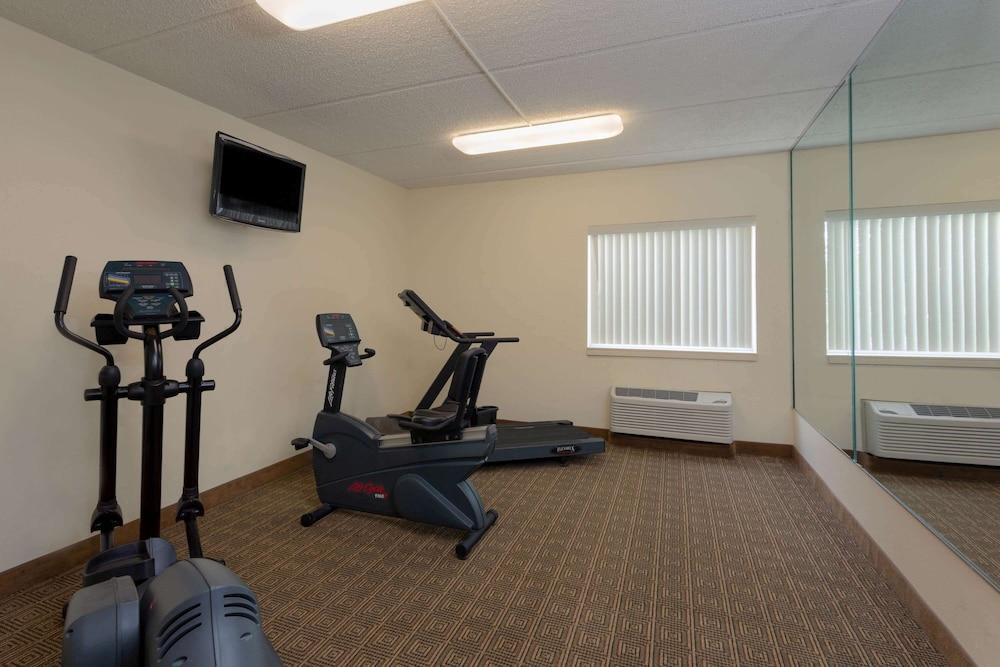 La Quinta Inn & Suites by Wyndham Jacksonville Mandarin photo 25