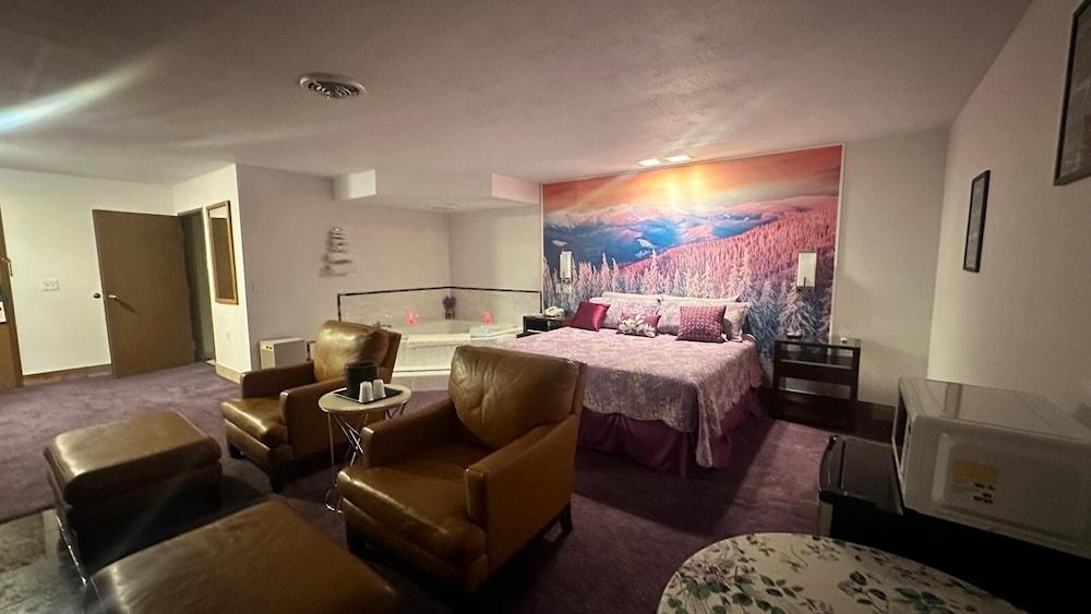 Chesaning Inn & Suites photo 45