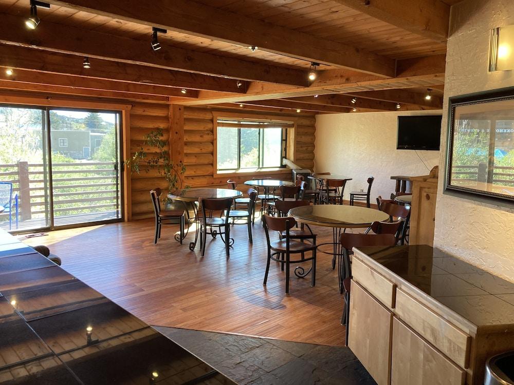 The Boulder Creek Lodge photo 31