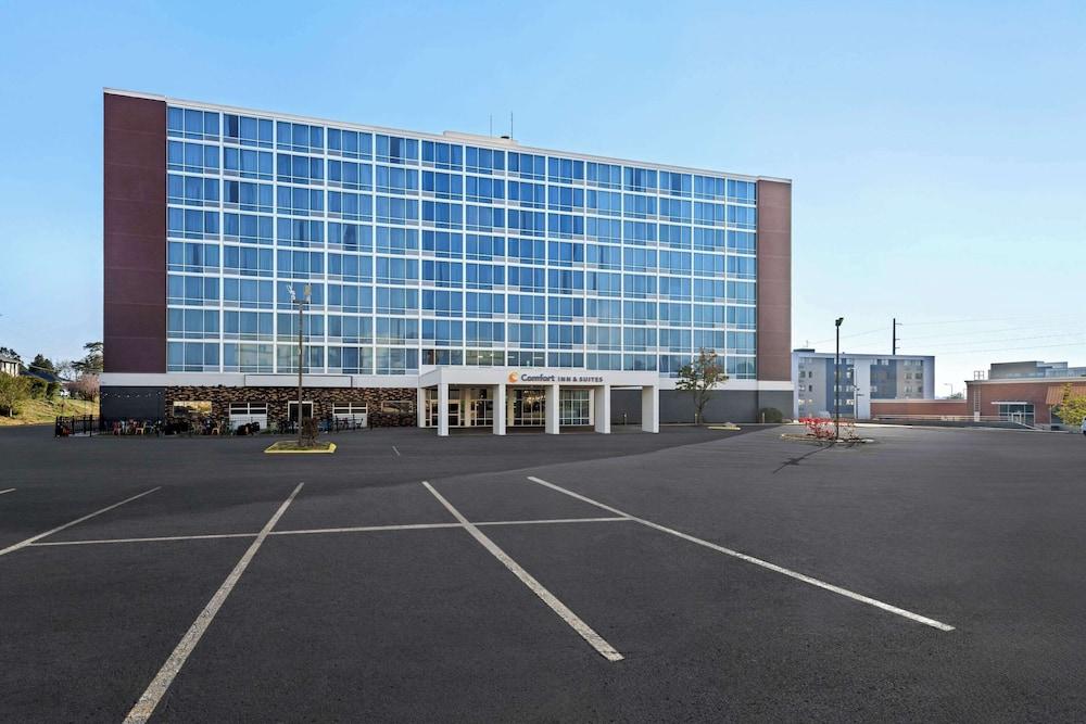 Comfort Inn & Suites Omaha Central photo 1