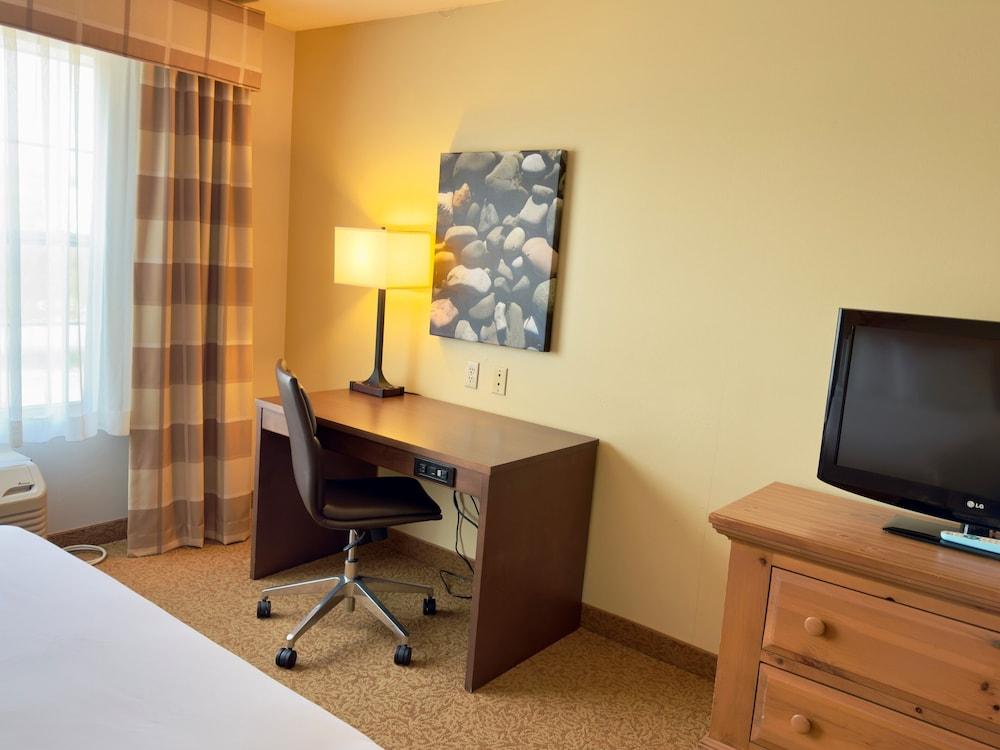 Country Inn & Suites Rochester South Mayo Clinic photo 7