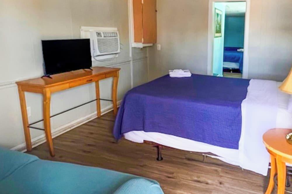 Crepe Myrtle by OYO  photo 25