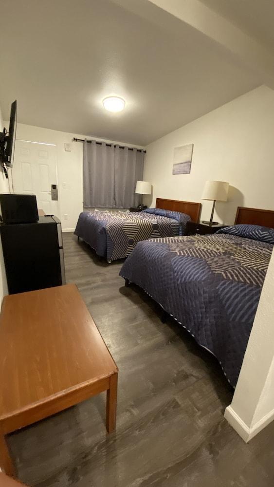 Golden Kent Motel photo 29
