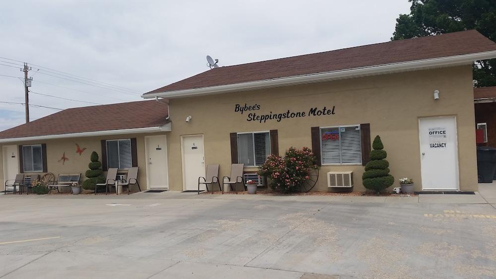 Bybee's Steppingstone Motel photo 42