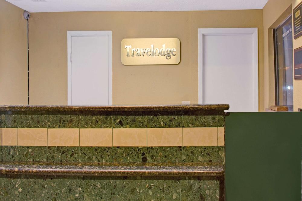 Travelodge by Wyndham Fort Lauderdale photo 2
