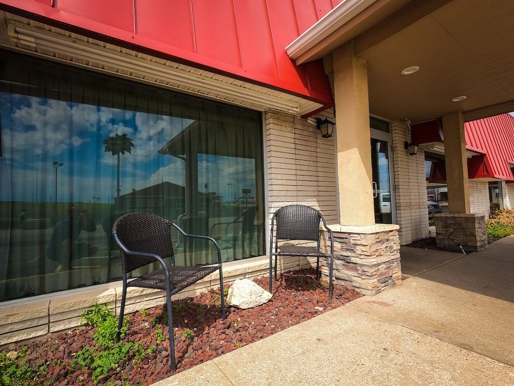 Salina Inn photo 11