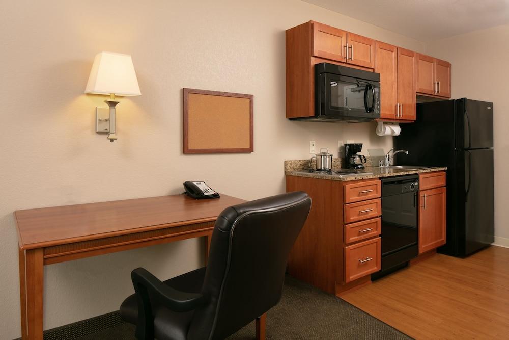 Candlewood Suites La Crosse N by IHG photo 43