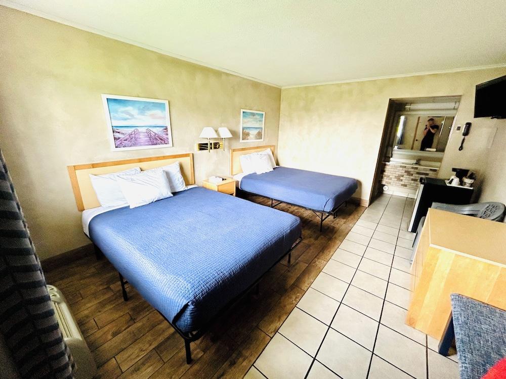 Silver Sands Hotel & Resort photo 22