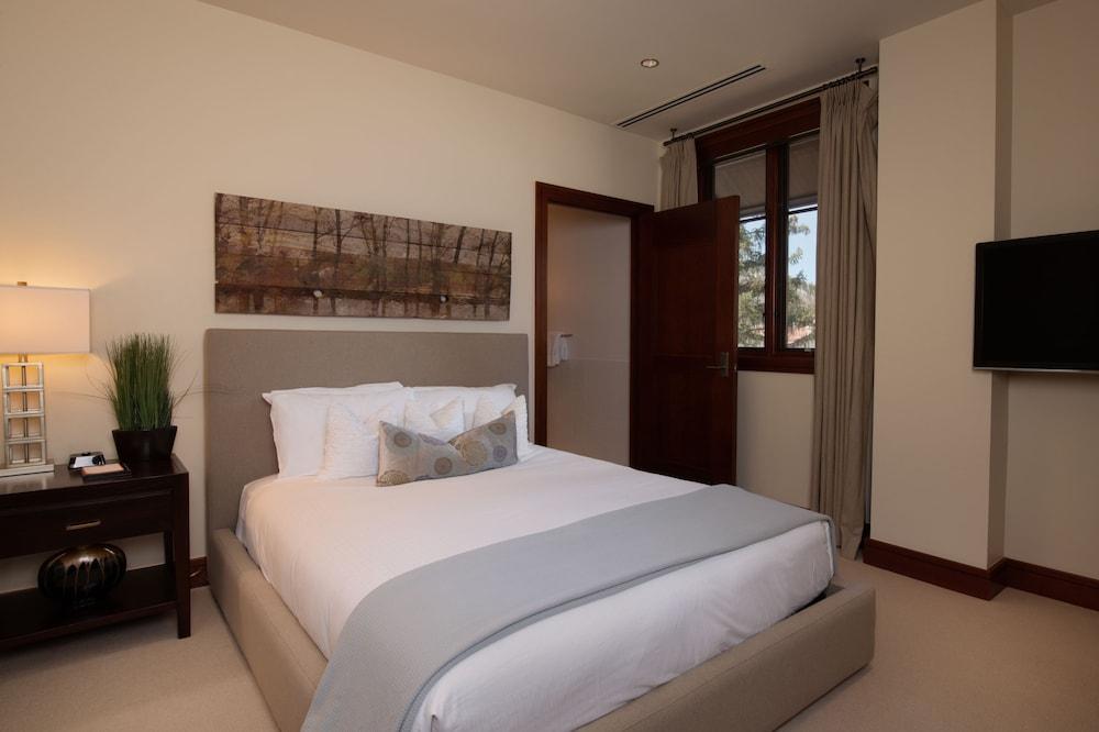 Solaris Residences photo 25
