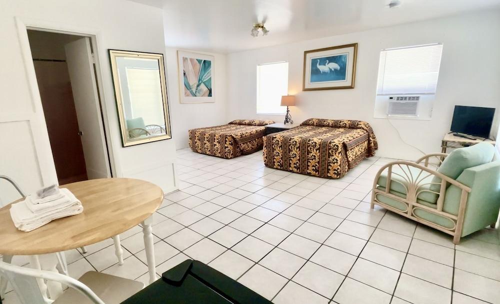 Floating Sea Cove Resort & Marina photo 33