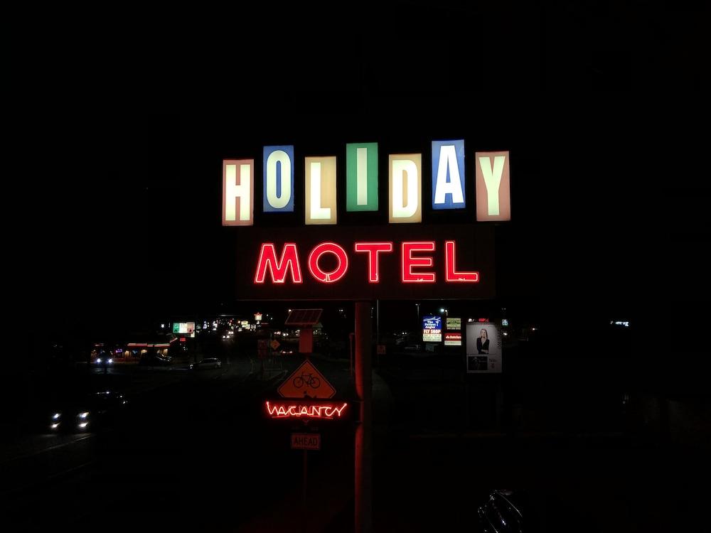 Holiday Motel photo 39