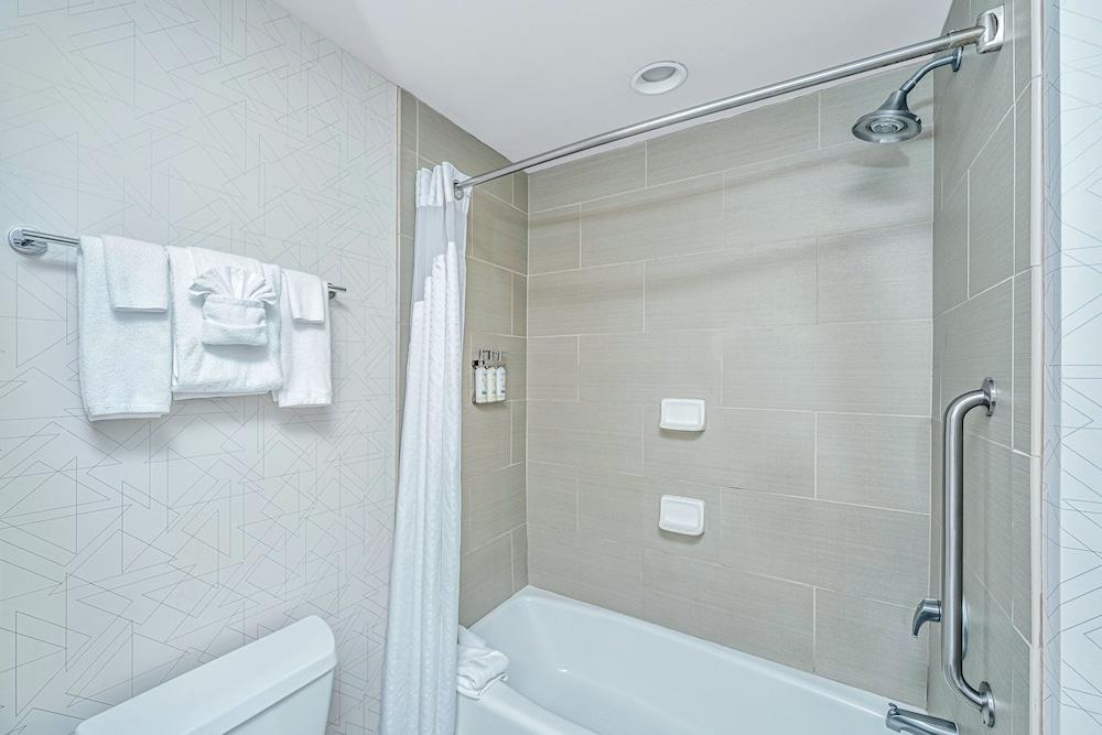 Holiday Inn Express & Suites Charleston Arpt-Conv Ctr Area photo 58