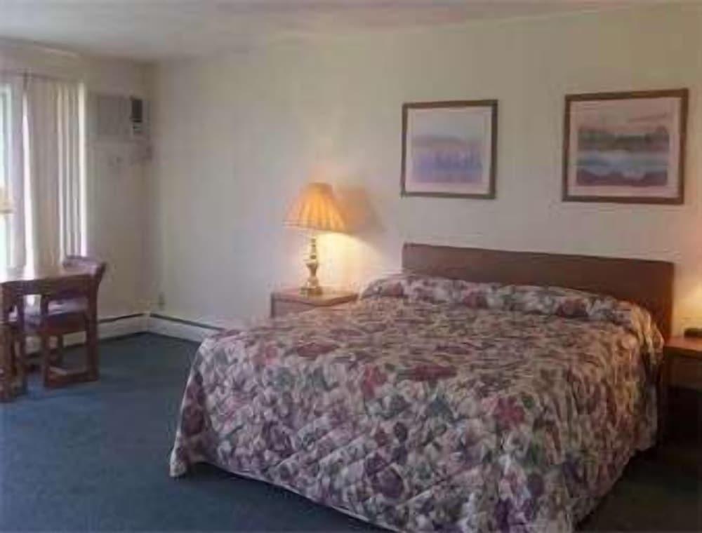 Knights Inn Kirksville photo 14
