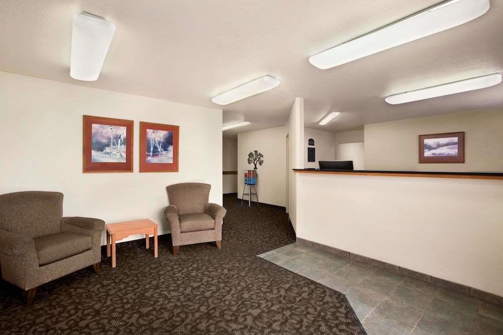 Travelodge by Wyndham Pecos photo 1