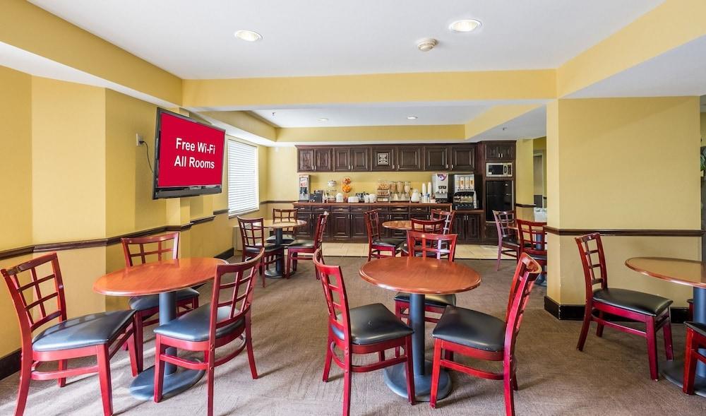 GreenTree Inn Houston IAH Airport photo 6