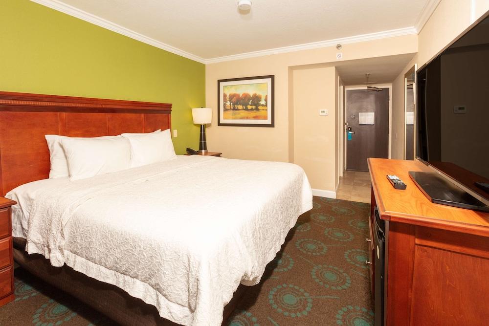 Hampton Inn Daytona Speedway photo 17
