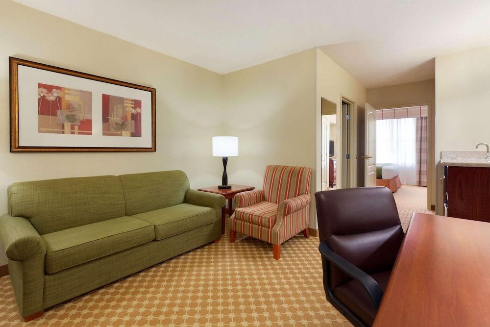 Garner Hotel Gillette South by IHG photo 14