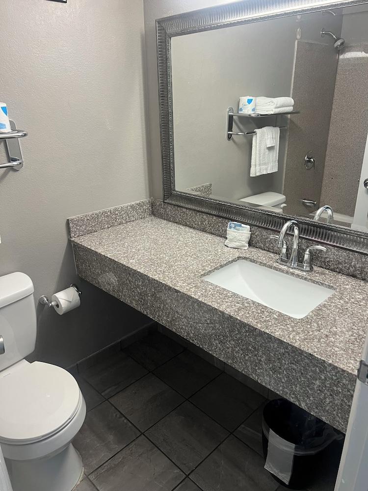Home Place Suites photo 17
