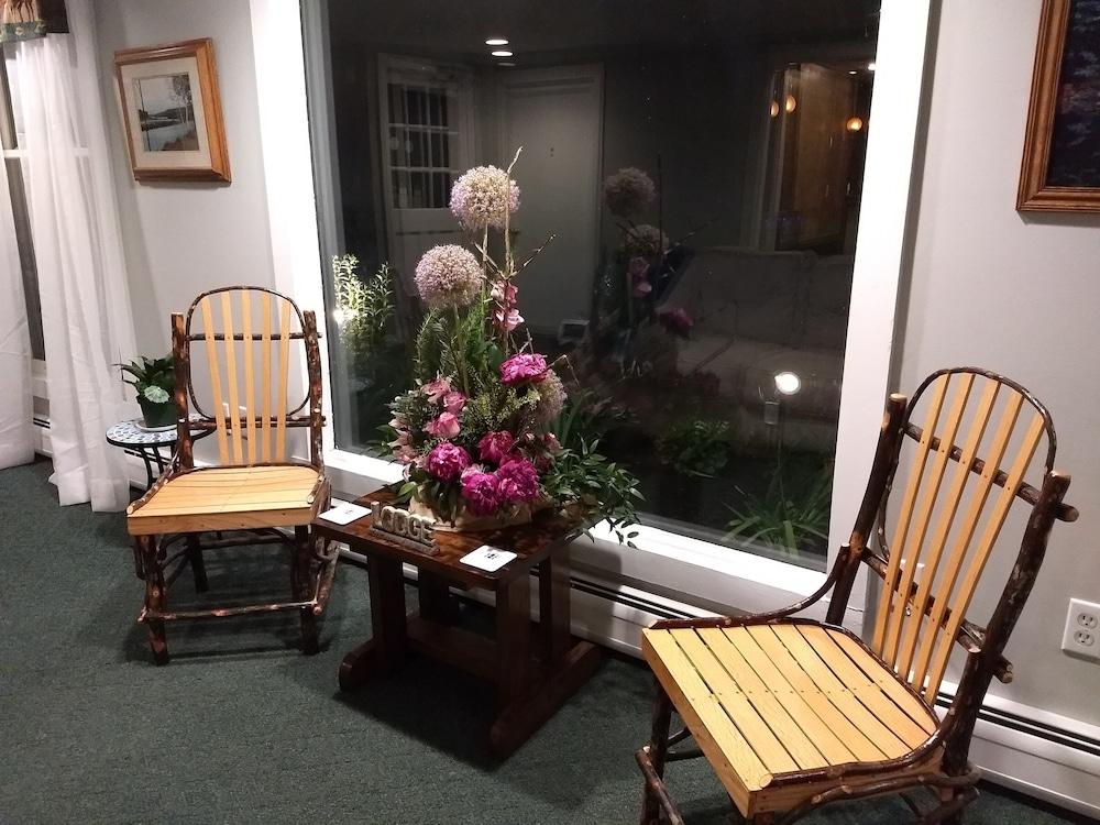 The Lodge at West River photo 38