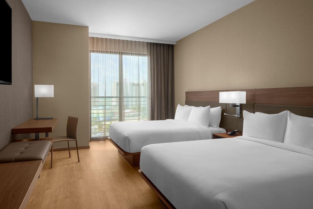 AC Hotel Clearwater Beach photo 10