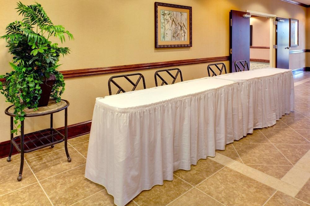 Holiday Inn Express & Suites Millington by IHG photo 34