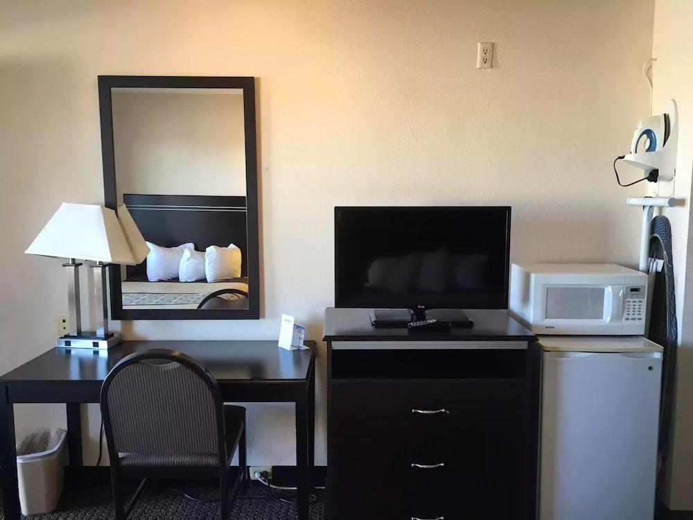 Americas Best Value Inn Hobbs photo 10