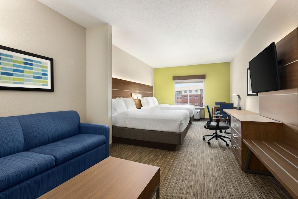 Holiday Inn Express & Suites Akron Regional Airport Area by IHG photo 17