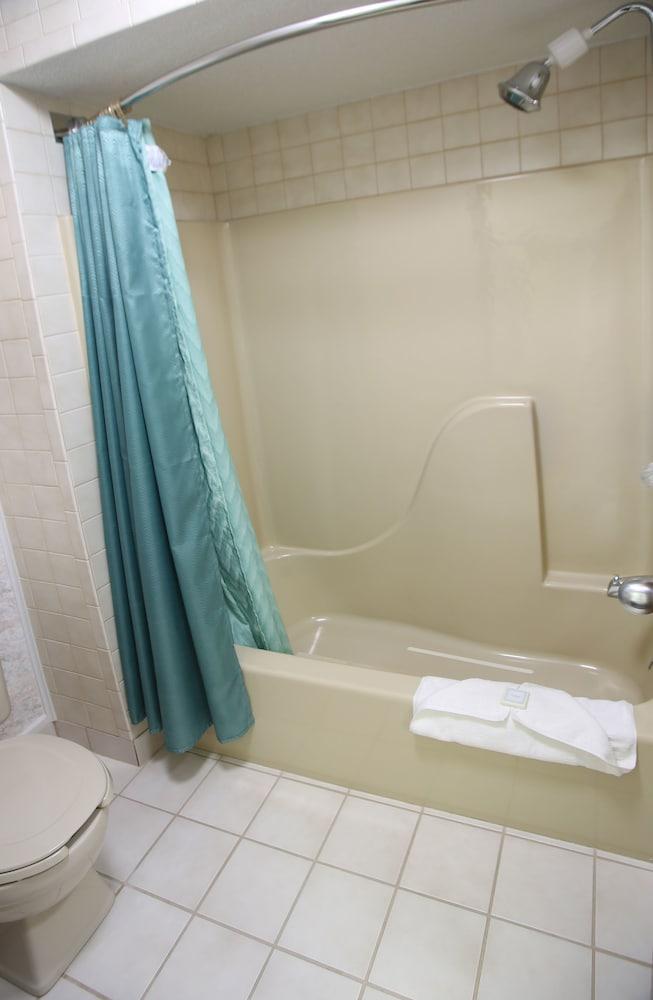 Magnuson Hotel Howell photo 19