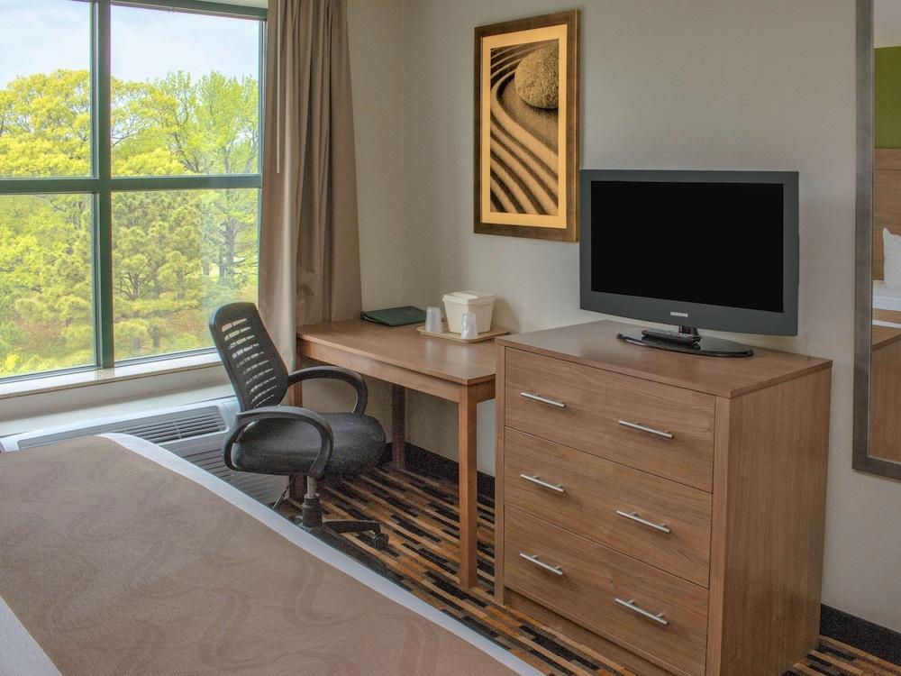 Quality Suites Lake Wright - Norfolk Airport photo 28