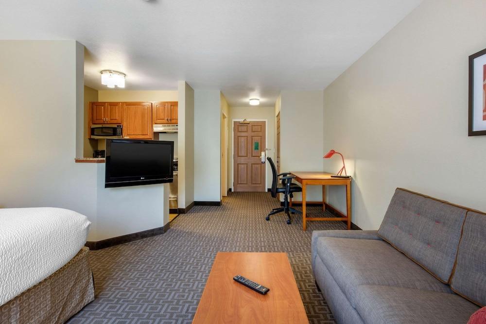 Suburban Studios Birmingham Homewood I-65 photo 6