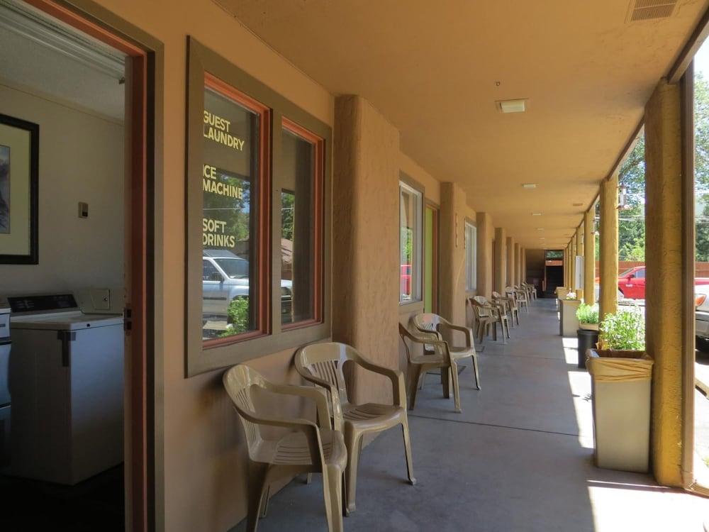 Adobe Inn photo 21