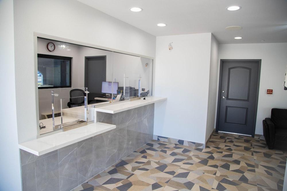 Pico Rivera Inn and Suites photo 23