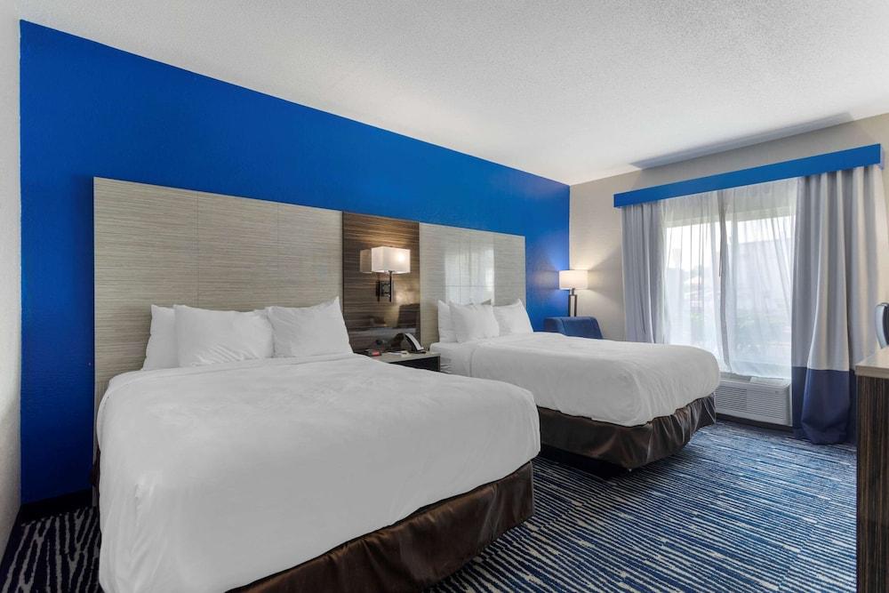 Comfort Inn & Suites Memphis East photo 12