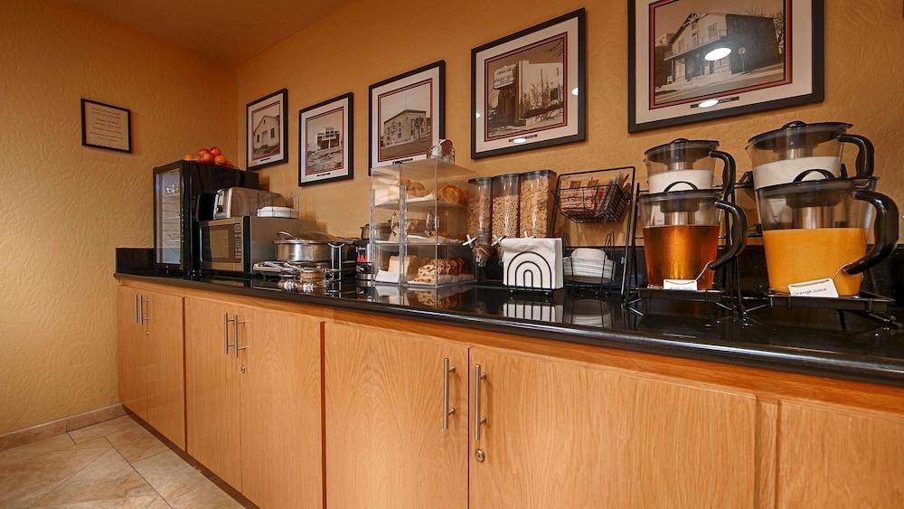 Best Western Pine Tree Motel photo 4