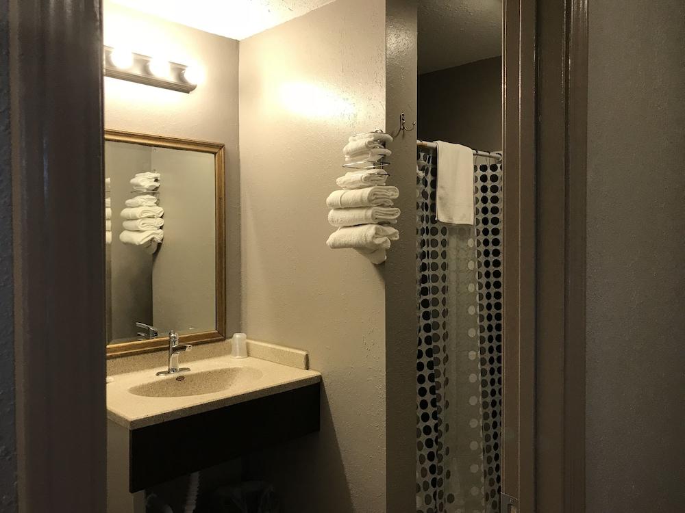 Pullman Motel photo 16